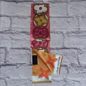 Louis Vuitton Pink and white and gold Patterned monogrammed Scarf
